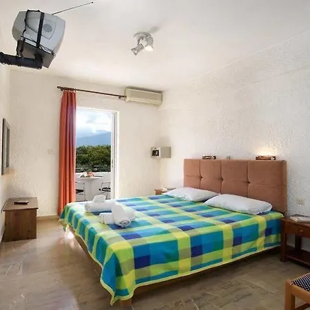 فندق Athina كارافوميلوس