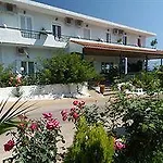 Athina 3* Karavómilosz