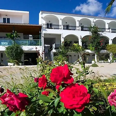 Athina 3* Каравомилос