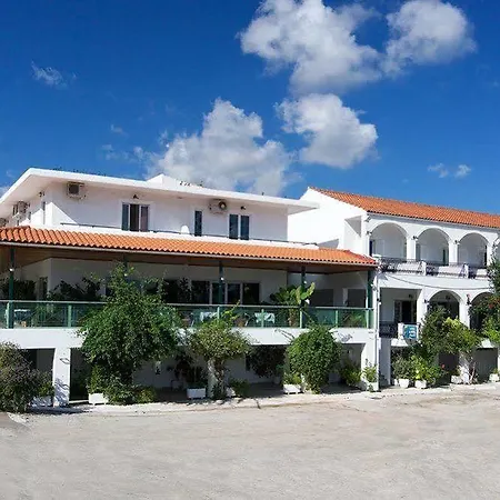 Отель Athina 3*