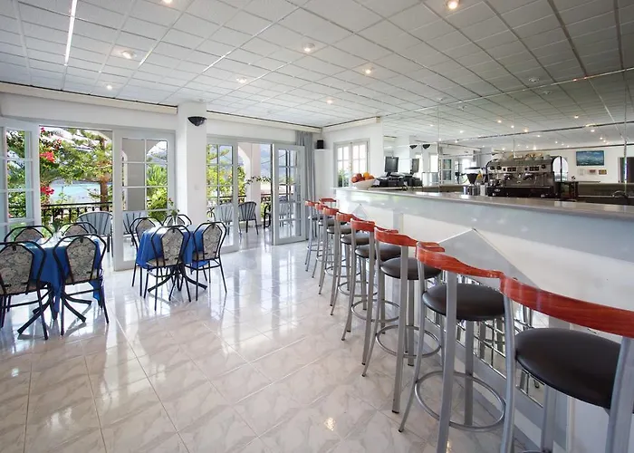 Hotel Athina Karavomylos