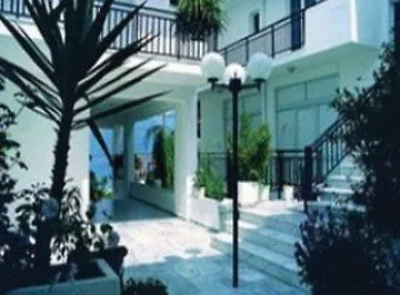 Hotel Athina Karavomylos