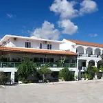 فندق Athina 3*